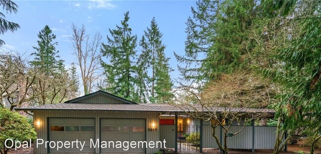 Building Photo - 2 br, 2 bath House - 2217 Sahalee Drive West