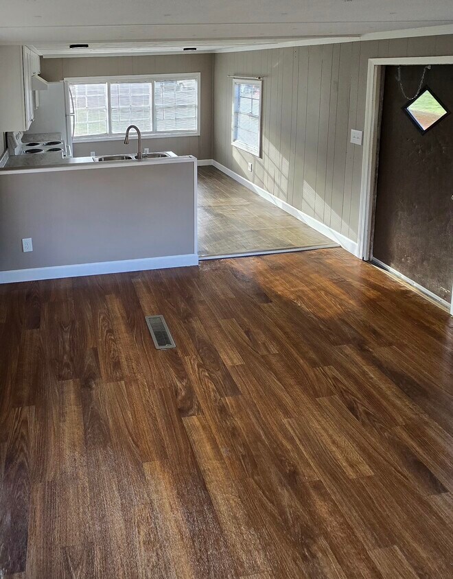 Building Photo - 54 Haney Park