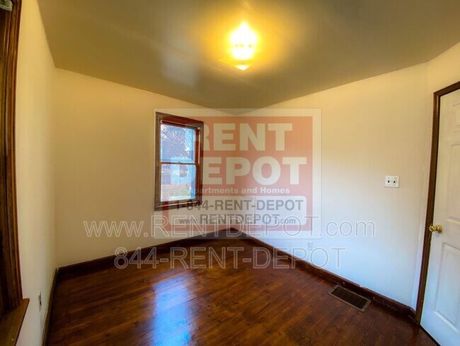 Foto del edificio - 1815 S Helfrich Ave