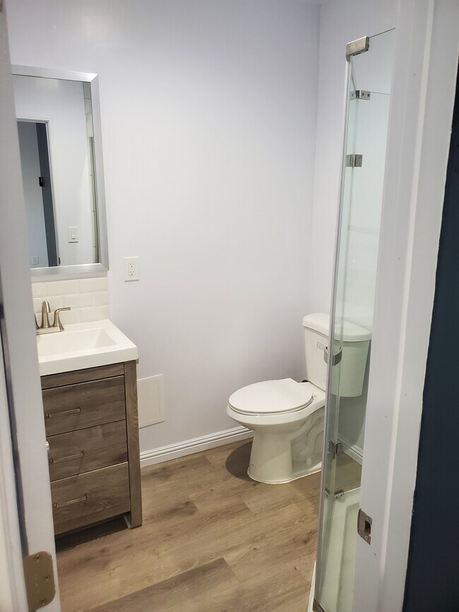 Building Photo - 525 N 6th St