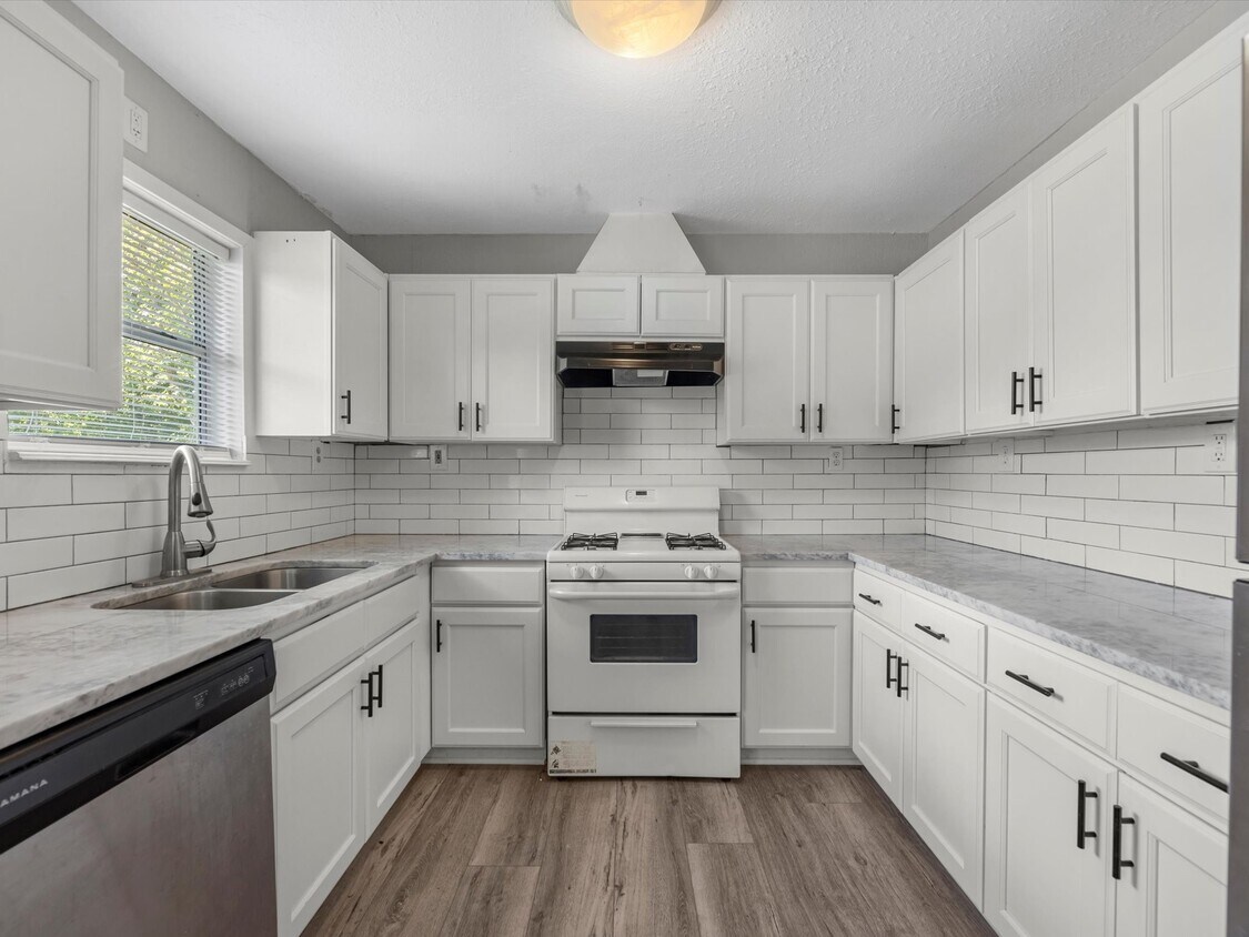 Foto principal - 212 N Shady Oaks St