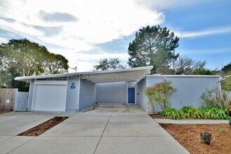Building Photo - 513 Idylberry Rd