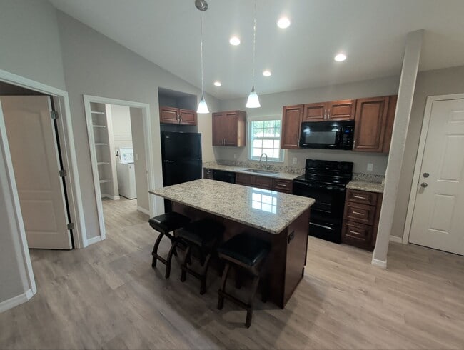Building Photo - 9531 N Travis Dr
