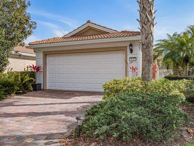 Photo - 5395 Dominica St House