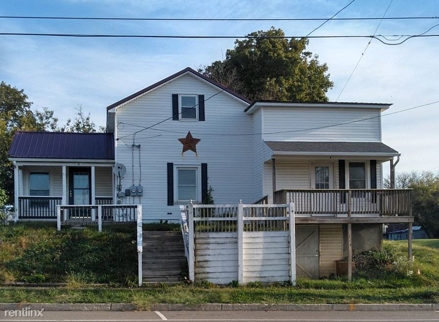 2 br, 1 bath - 4 W Main St - 2 br, 1 bath  - 4 W Main St