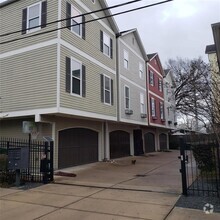 Building Photo - 916 Lawrence St