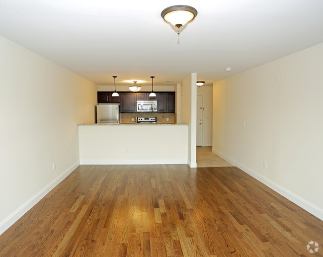 Interior Photo - 115Bruen