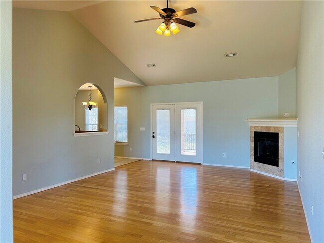 Foto del edificio - 15 Mills Dr