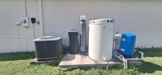 Building Photo - 743 Grant Blvd