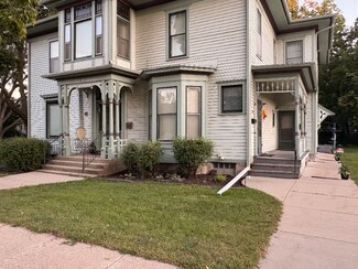 Building Photo - 722 Chapin St
