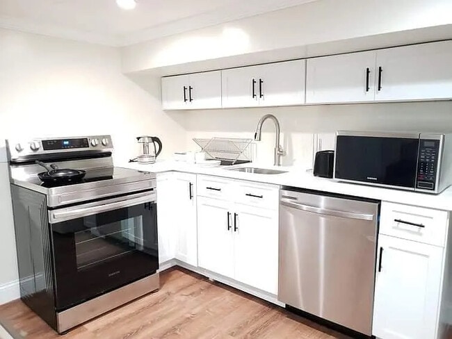 Building Photo - 332 Stegman Pkwy