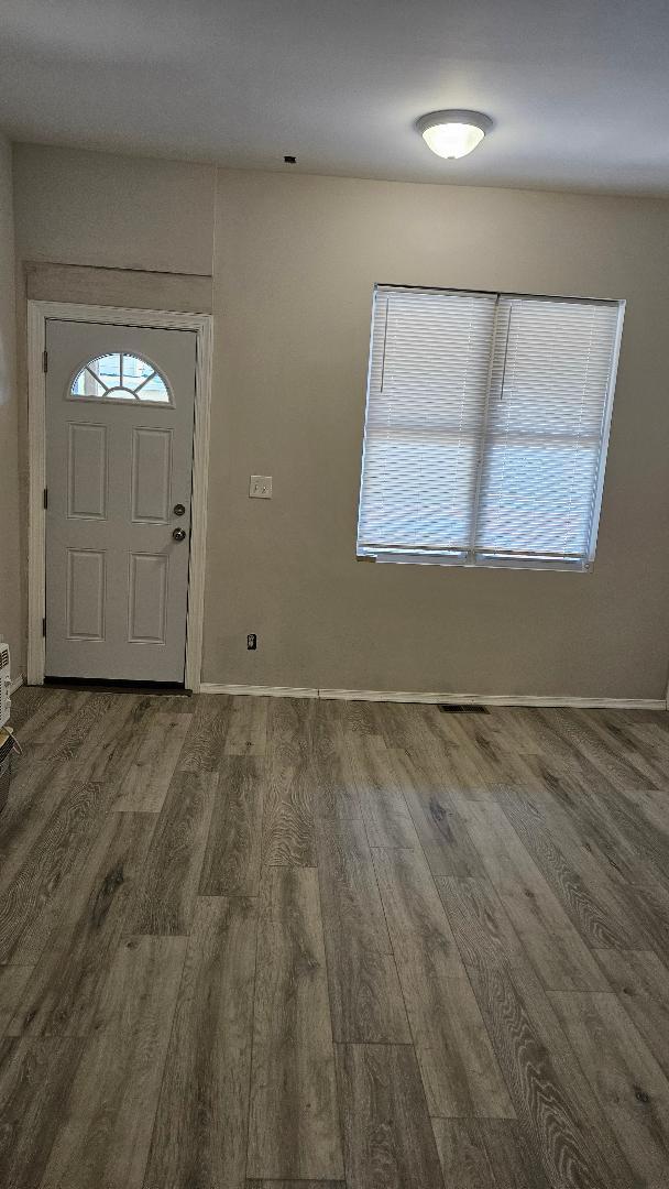 Photo - 214 S Edgewood St House