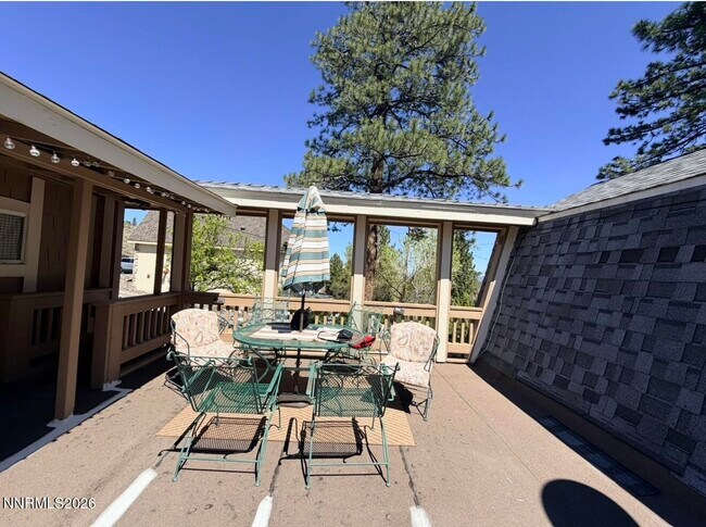 Foto del edificio - 16770 Mt Rose Hwy