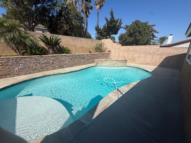 Building Photo - 1118 Zircon St