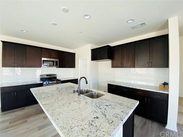 Foto del edificio - 227 S Vermont Ave
