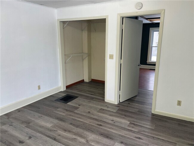 Foto del edificio - 7 Wells Ave