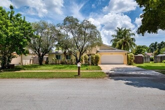 Building Photo - 5340 SW 115th Ave