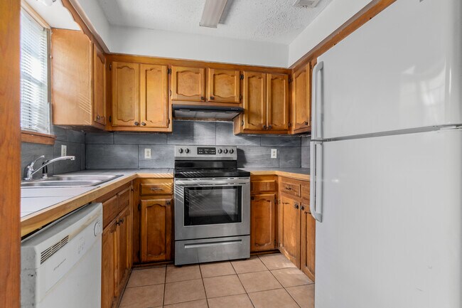 Building Photo - 3535 Yorkfield Dr