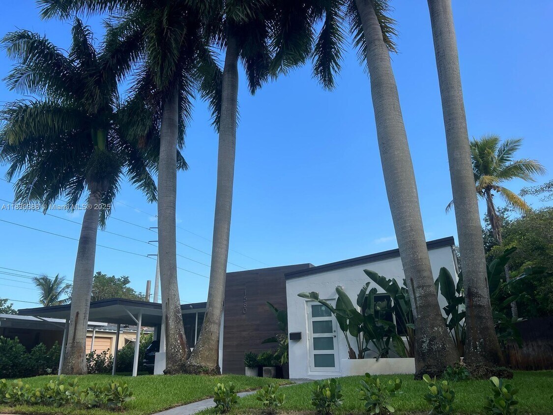 Foto principal - 1580 NE 139th St