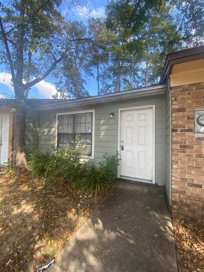 Building Photo - 214 White Dr