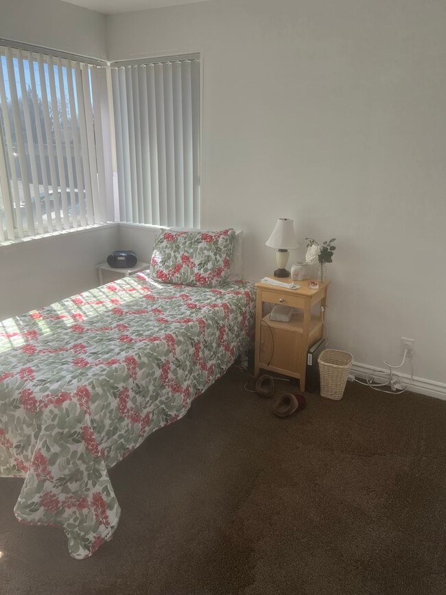 Foto del edificio - 2 bed/1 bath
