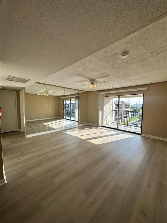 Building Photo - 206 Plaza Verde Dr