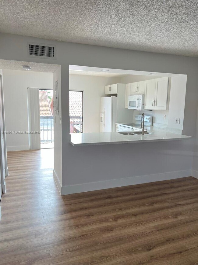 Foto del edificio - 2186 W 60th St