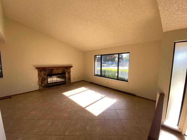 Building Photo - Well Maintained, Large Corner Lot