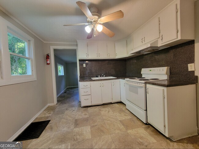 Foto del edificio - 210 Highland Dr
