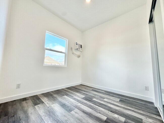 Foto del edificio - 1411 S Burlington Ave