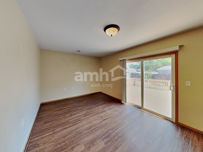 Foto del edificio - 3204 Birney Ct