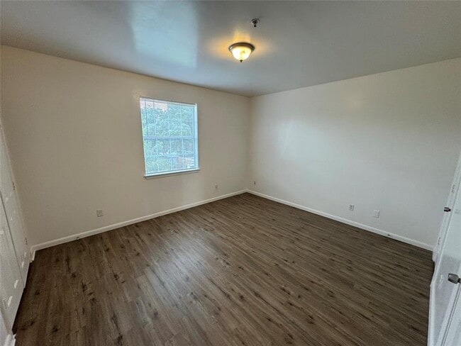 Building Photo - 8526 Lenore St