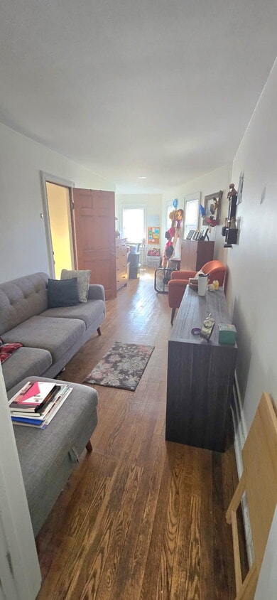 Foto principal - 573 Main St