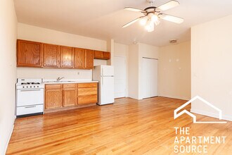 Building Photo - 1050 W George St