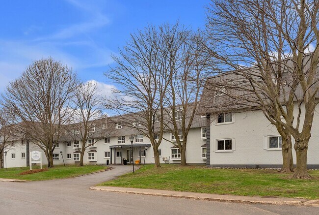 Photo du bâtiment - Frontenac Arms Apartments
