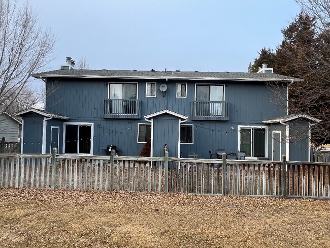 Building Photo - 543 Strachan Dr