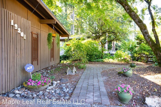 Foto del edificio - 5 br, 3 bath House - 19801 95th Ave NE