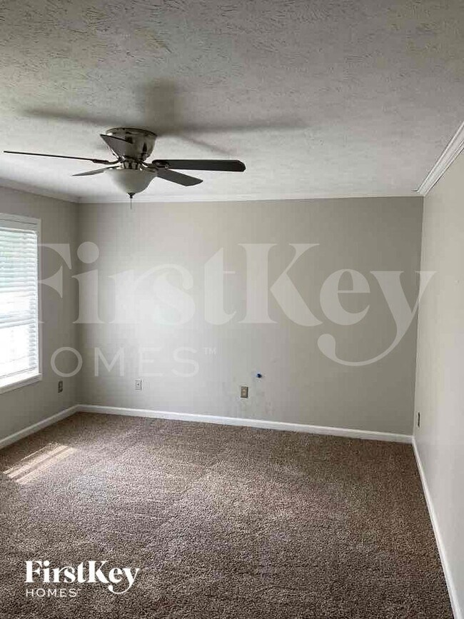 Building Photo - 962 Andover Dr