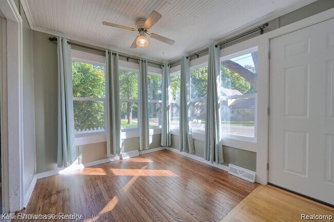 Foto del edificio - 2470 Burleigh St