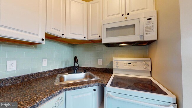 Foto del edificio - 2611 Adams Mill Rd NW