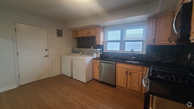 Building Photo - 589 Bramhall Ave