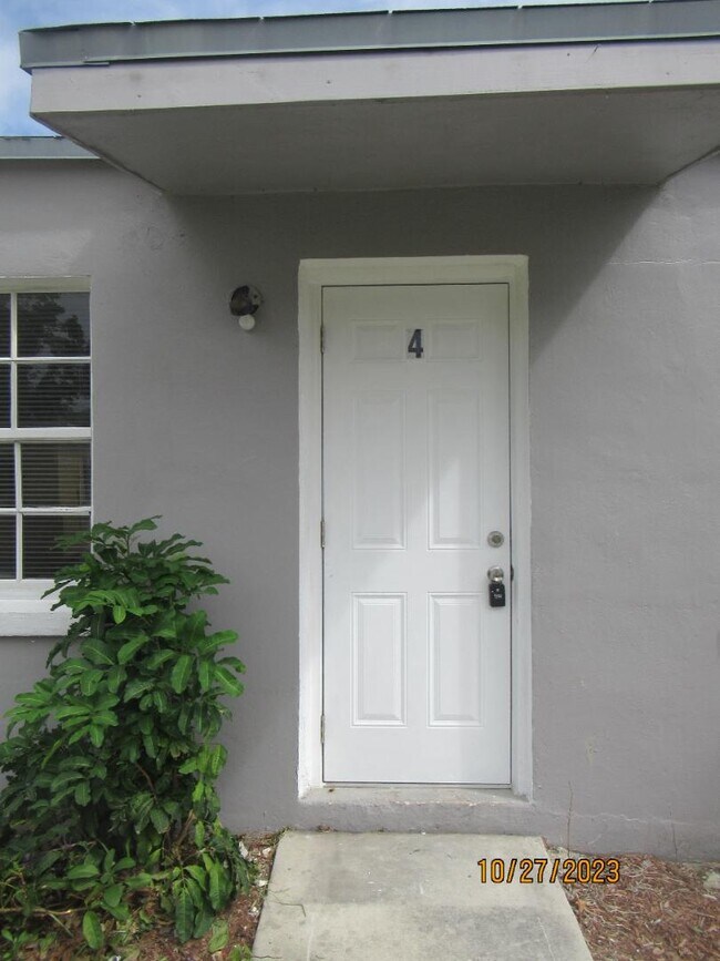 Building Photo - 2325 Madison St