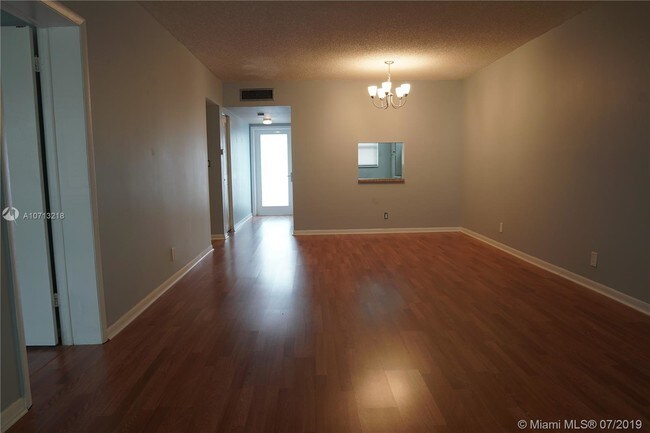 Foto del edificio - 5985 Del Lago Cir