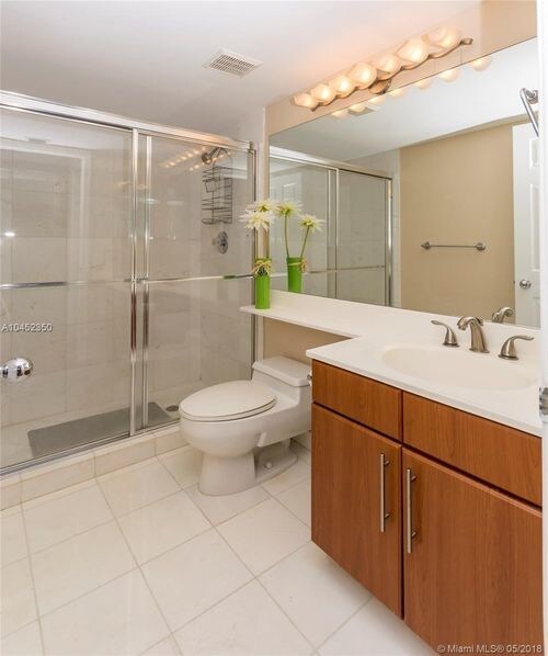 Foto del edificio - 3530 Mystic Pointe Dr