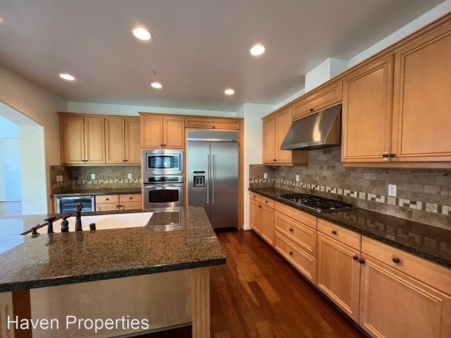 Foto del edificio - 4 br, 4.5 bath House - 1960 Estrella Ct.