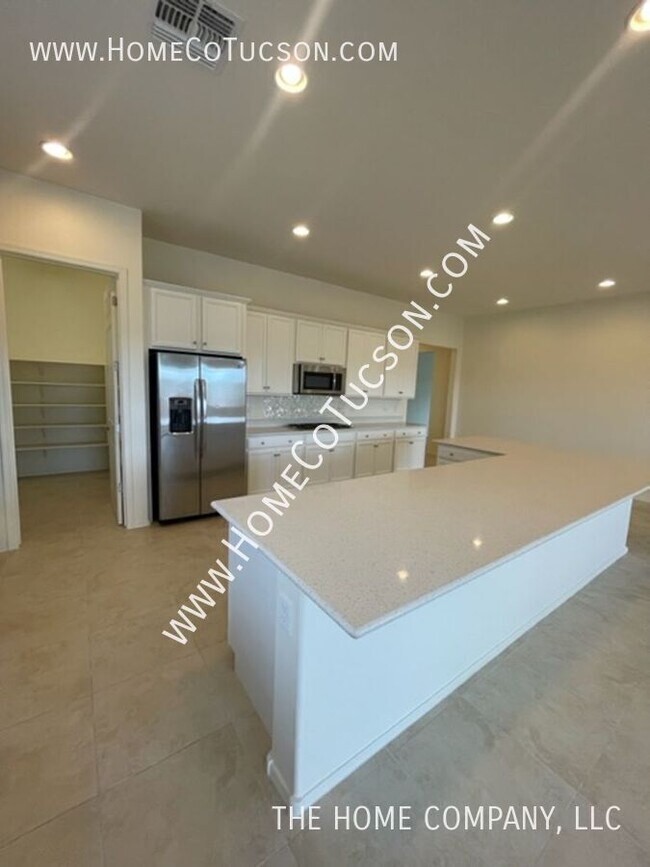 Foto del edificio - 38628 S Running Roses Ln