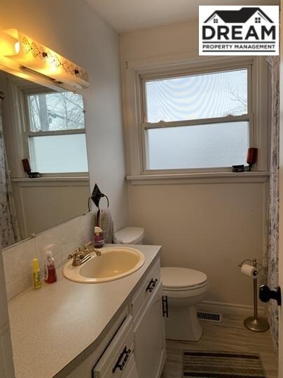 Building Photo - 297 Elsfield Crescent