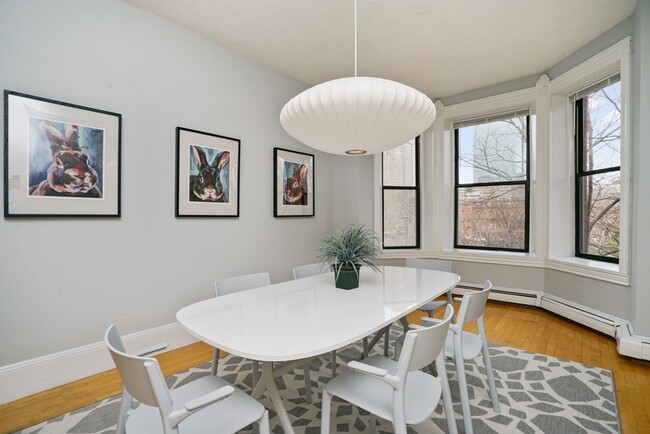 Building Photo - 74 W Rutland Sq