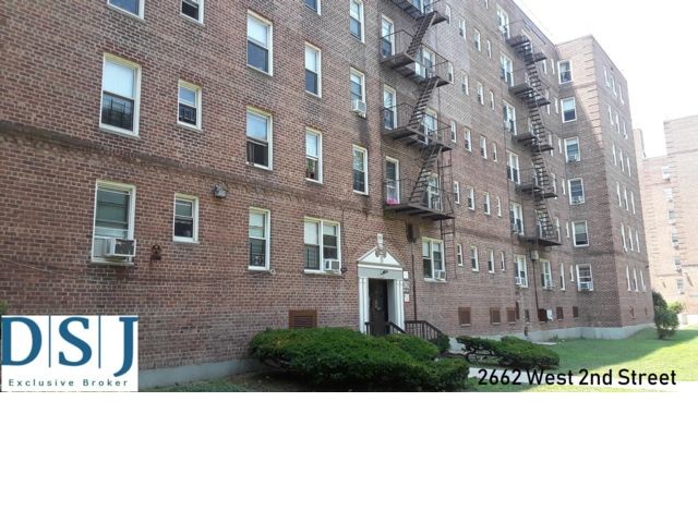 Primary Photo - 2662 W 2nd St