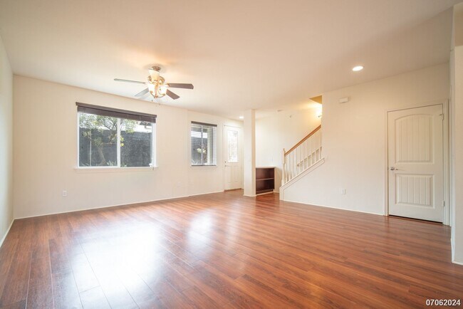 Building Photo - 3 BD/2.5 BA Townhome in Awakea at Mehana in Kapolei
